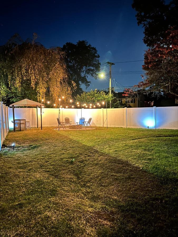 Villa 7 Mins Drive To Yale, Large Fenced Yard à New Haven Extérieur photo